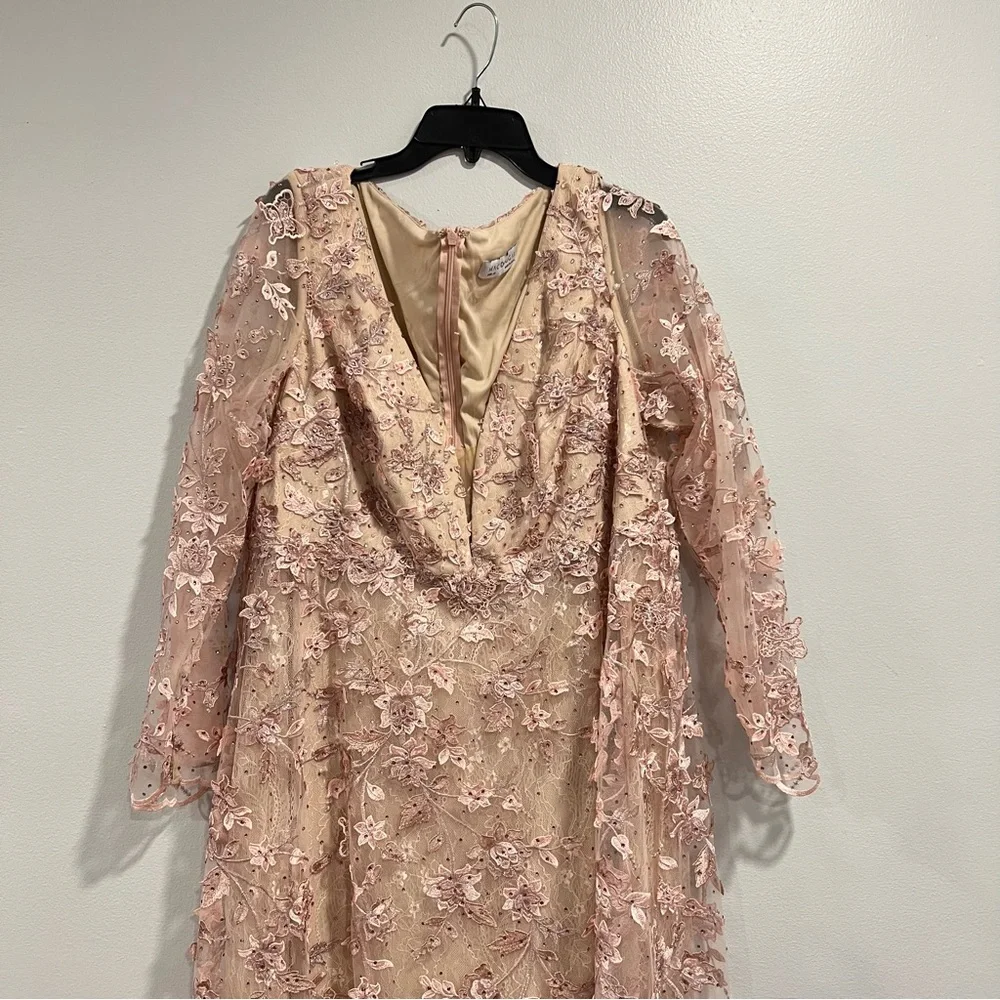 Mac Duggal Long Sleeve Lace Dress in Blush Pink - Picture 8 of 16